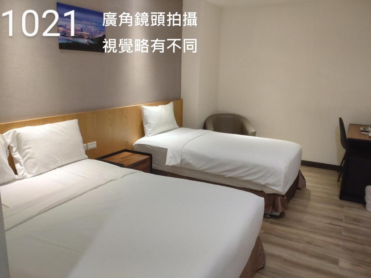 Honest & Warm Hotel Таоуан Екстериор снимка