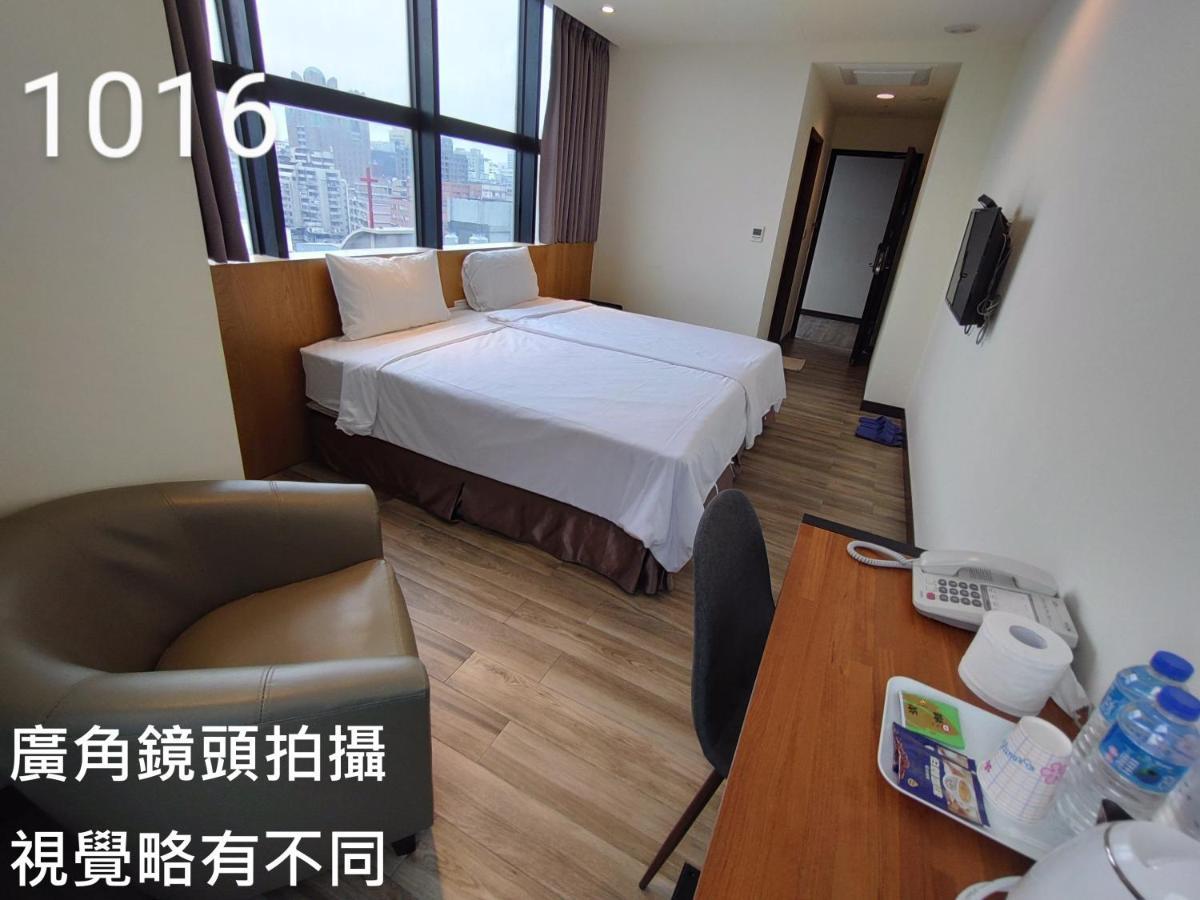 Honest & Warm Hotel Таоуан Екстериор снимка