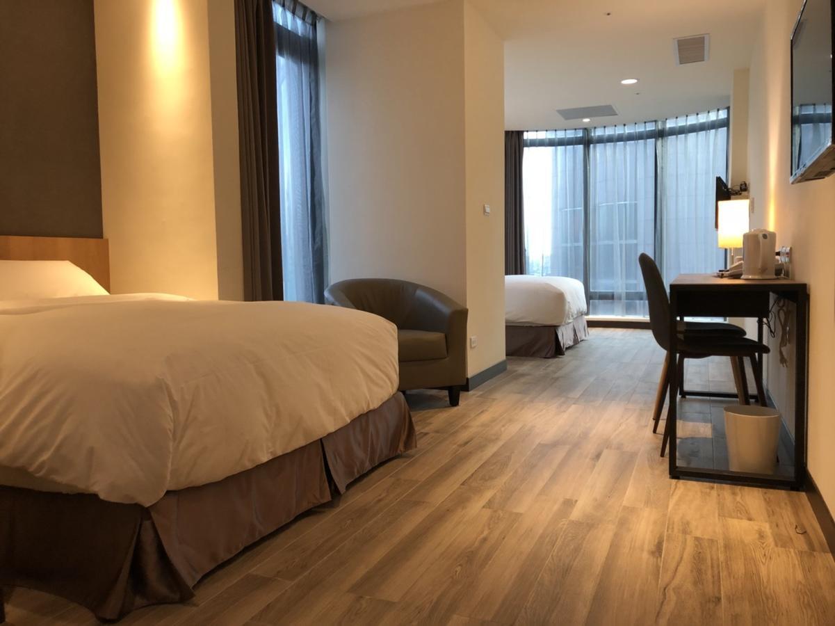 Honest & Warm Hotel Таоуан Екстериор снимка