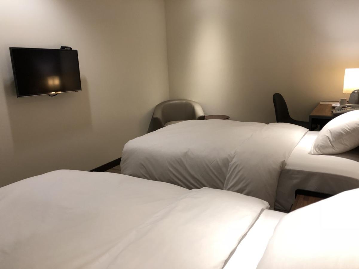 Honest & Warm Hotel Таоуан Екстериор снимка