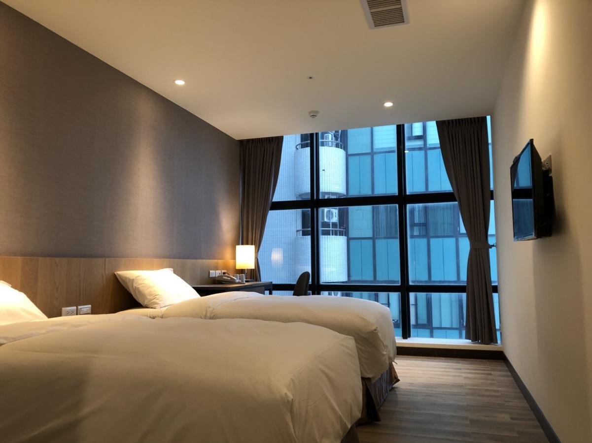 Honest & Warm Hotel Таоуан Екстериор снимка