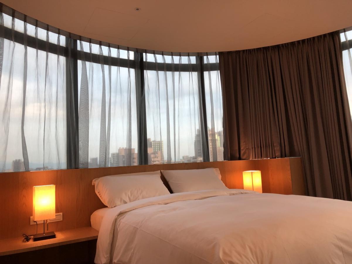 Honest & Warm Hotel Таоуан Екстериор снимка