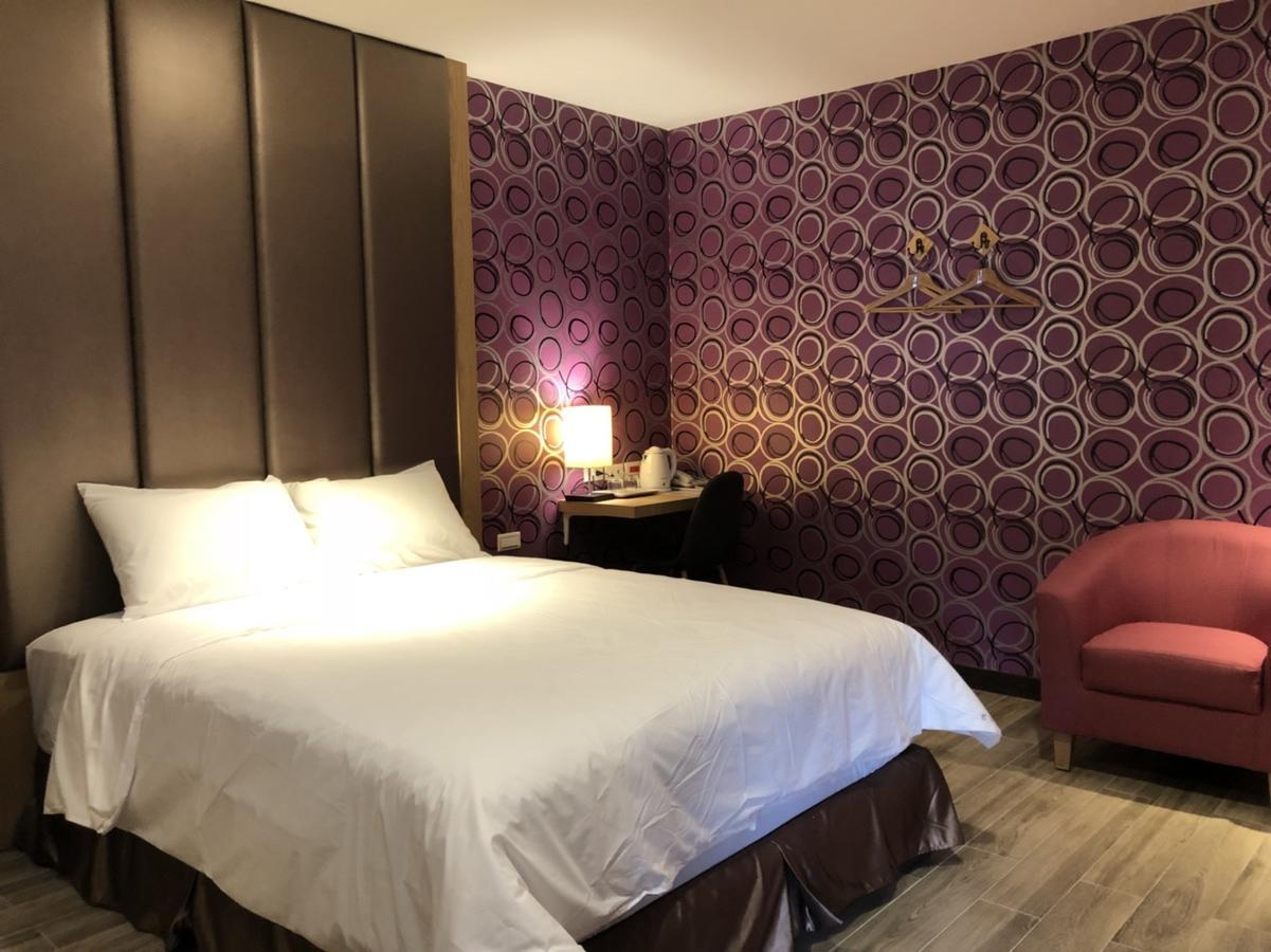 Honest & Warm Hotel Таоуан Екстериор снимка