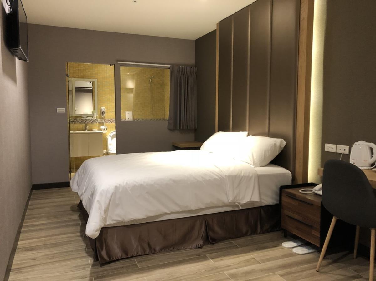 Honest & Warm Hotel Таоуан Екстериор снимка