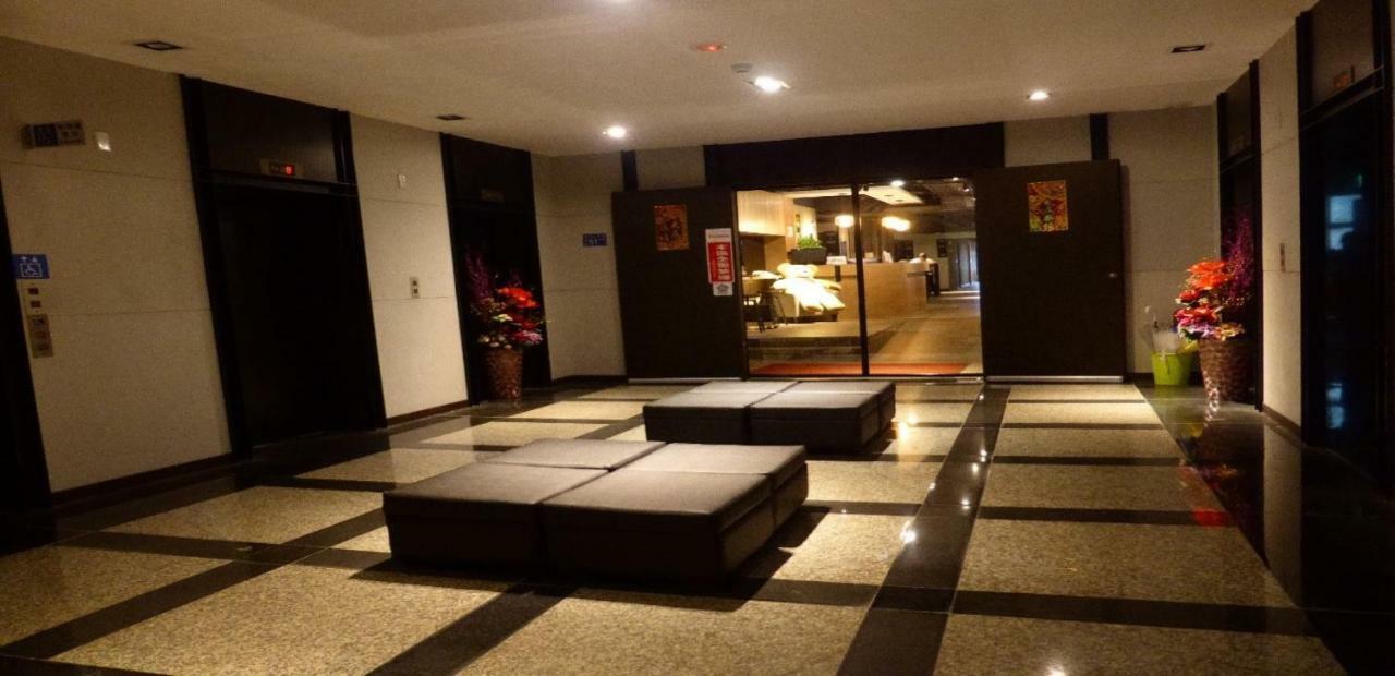 Honest & Warm Hotel Таоуан Екстериор снимка